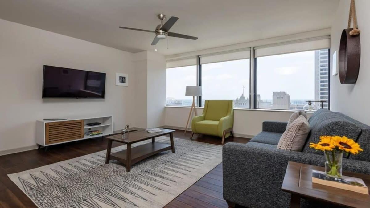 דאלאס 26Th Fl Bold Cozysuites With Pool, Gym מראה חיצוני תמונה