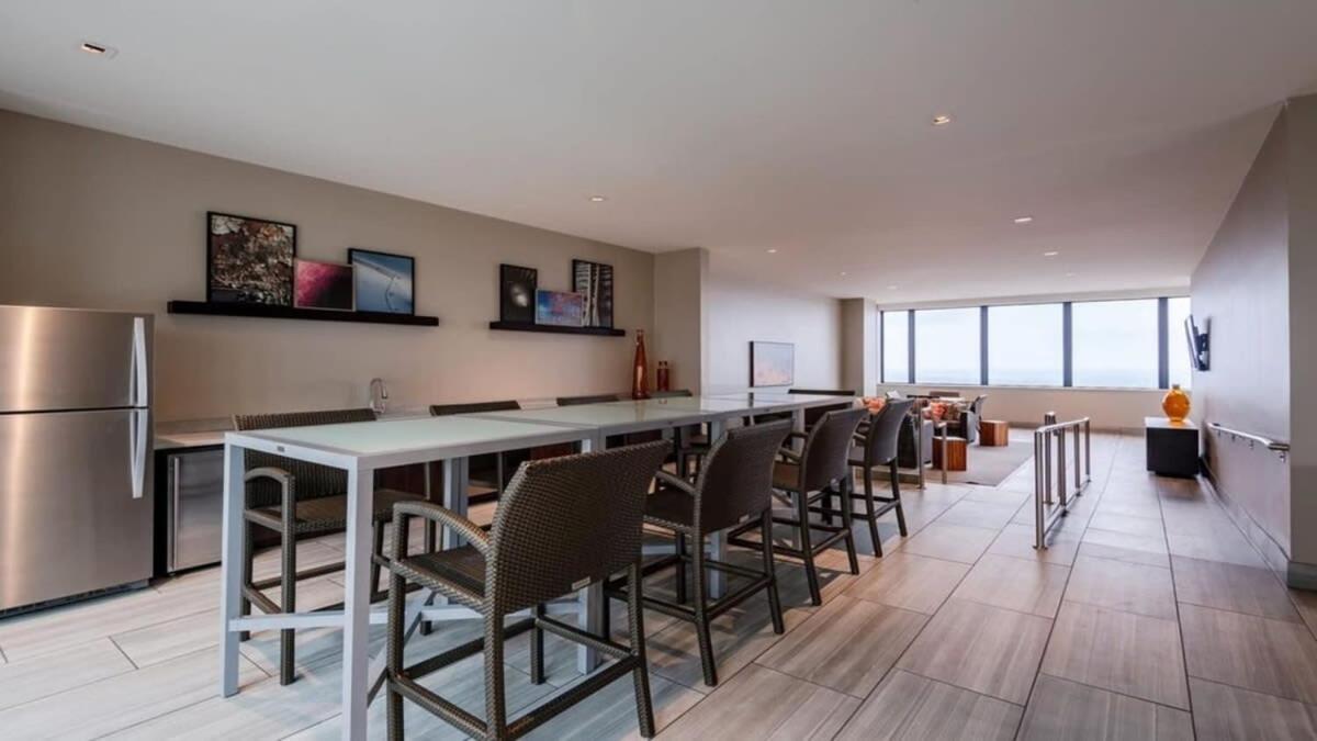 דאלאס 26Th Fl Bold Cozysuites With Pool, Gym מראה חיצוני תמונה